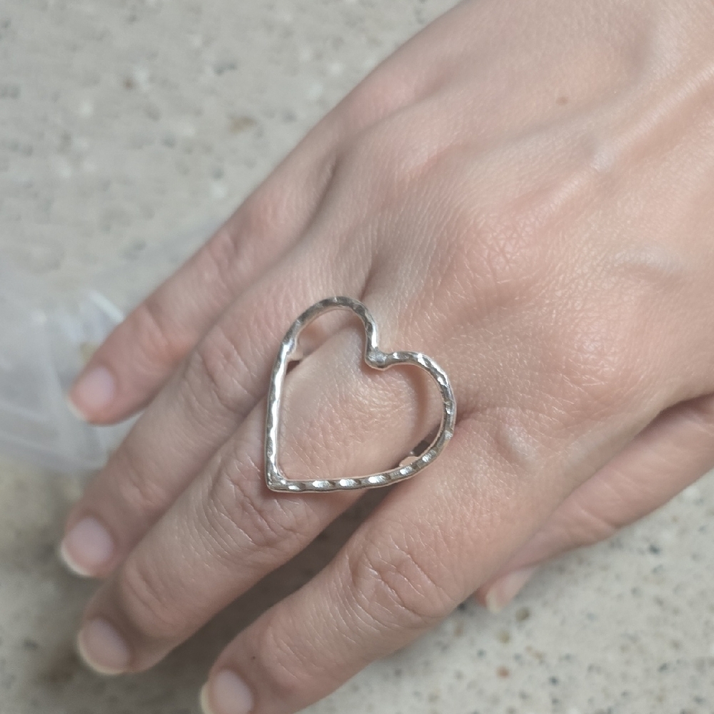 Elegant Silver Heart Ring